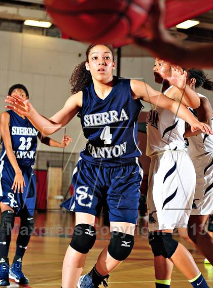 Thumbnail 2 in Horizon vs. Sierra Canyon (CIF SoCal Regional D5 Final) photogallery.