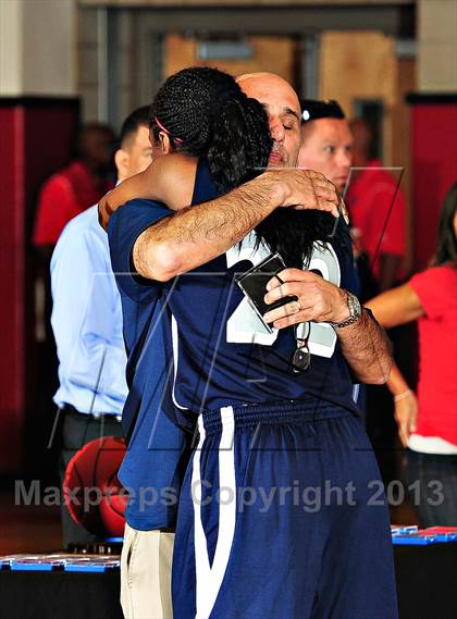 Thumbnail 3 in Horizon vs. Sierra Canyon (CIF SoCal Regional D5 Final) photogallery.
