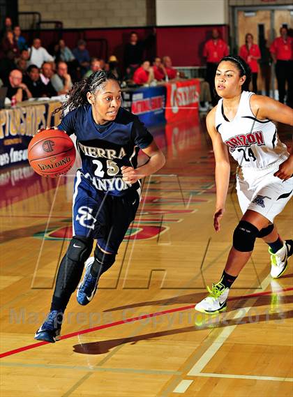 Thumbnail 3 in Horizon vs. Sierra Canyon (CIF SoCal Regional D5 Final) photogallery.
