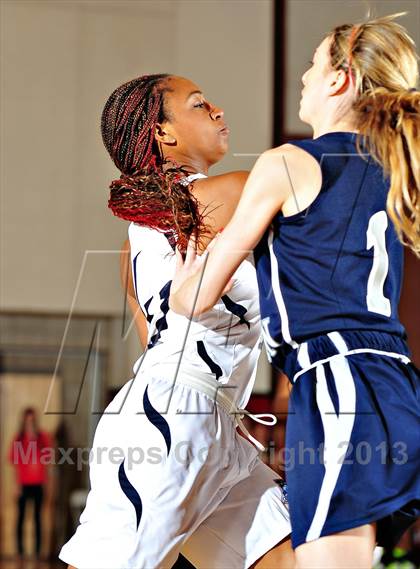 Thumbnail 2 in Horizon vs. Sierra Canyon (CIF SoCal Regional D5 Final) photogallery.