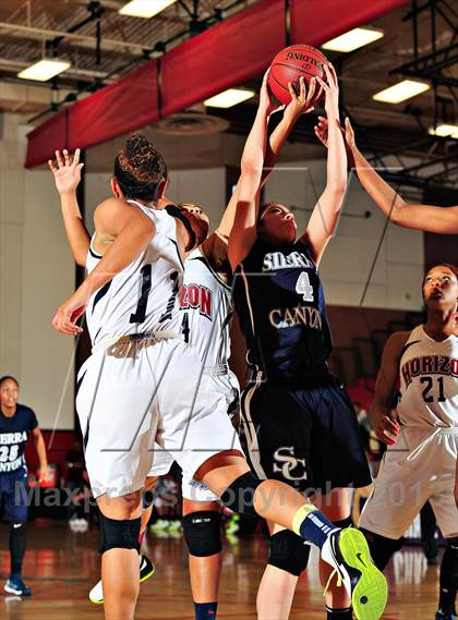 Thumbnail 3 in Horizon vs. Sierra Canyon (CIF SoCal Regional D5 Final) photogallery.