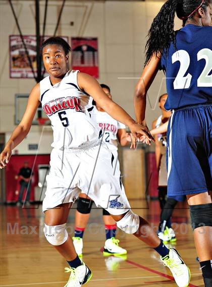 Thumbnail 2 in Horizon vs. Sierra Canyon (CIF SoCal Regional D5 Final) photogallery.