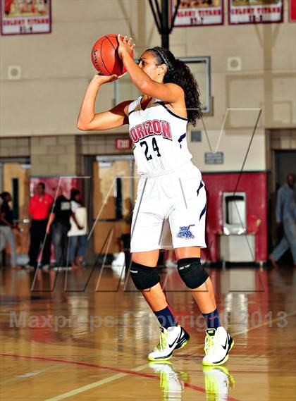 Thumbnail 2 in Horizon vs. Sierra Canyon (CIF SoCal Regional D5 Final) photogallery.