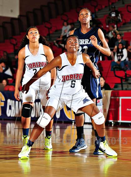 Thumbnail 2 in Horizon vs. Sierra Canyon (CIF SoCal Regional D5 Final) photogallery.