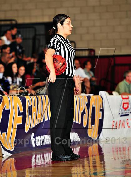 Thumbnail 2 in Horizon vs. Sierra Canyon (CIF SoCal Regional D5 Final) photogallery.
