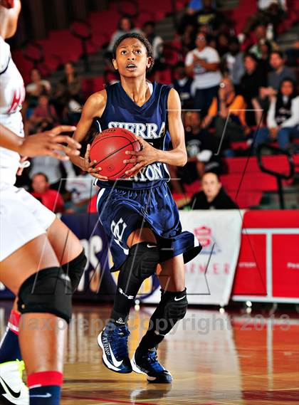 Thumbnail 2 in Horizon vs. Sierra Canyon (CIF SoCal Regional D5 Final) photogallery.