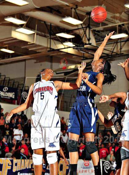 Thumbnail 2 in Horizon vs. Sierra Canyon (CIF SoCal Regional D5 Final) photogallery.