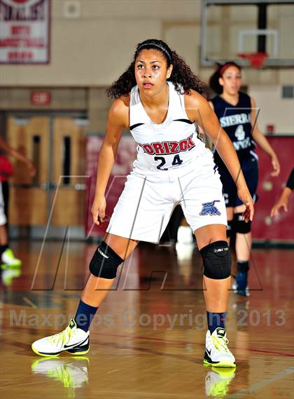 Thumbnail 3 in Horizon vs. Sierra Canyon (CIF SoCal Regional D5 Final) photogallery.
