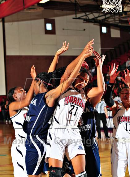 Thumbnail 2 in Horizon vs. Sierra Canyon (CIF SoCal Regional D5 Final) photogallery.