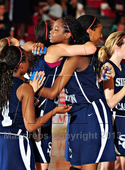 Thumbnail 1 in Horizon vs. Sierra Canyon (CIF SoCal Regional D5 Final) photogallery.