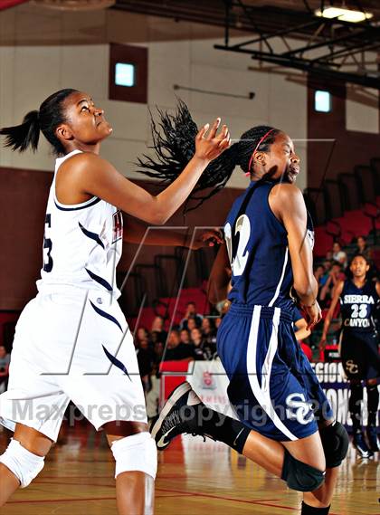 Thumbnail 1 in Horizon vs. Sierra Canyon (CIF SoCal Regional D5 Final) photogallery.