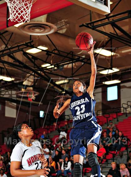 Thumbnail 3 in Horizon vs. Sierra Canyon (CIF SoCal Regional D5 Final) photogallery.