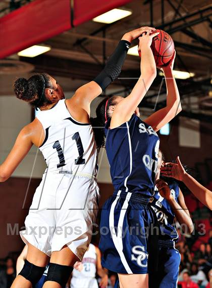 Thumbnail 2 in Horizon vs. Sierra Canyon (CIF SoCal Regional D5 Final) photogallery.