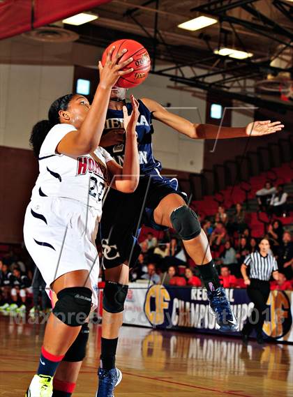 Thumbnail 3 in Horizon vs. Sierra Canyon (CIF SoCal Regional D5 Final) photogallery.