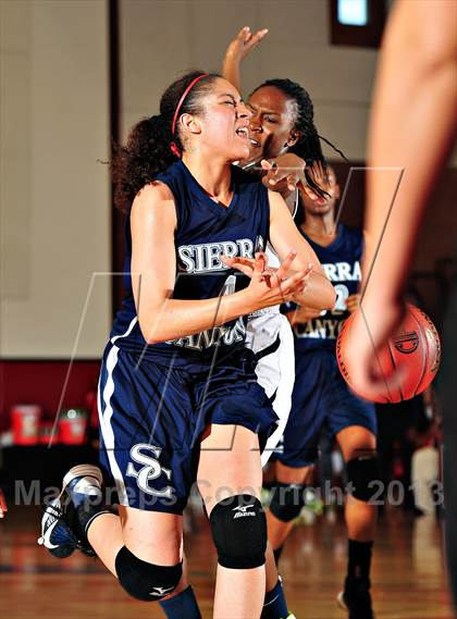 Thumbnail 1 in Horizon vs. Sierra Canyon (CIF SoCal Regional D5 Final) photogallery.