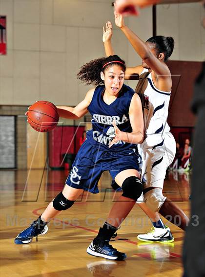 Thumbnail 1 in Horizon vs. Sierra Canyon (CIF SoCal Regional D5 Final) photogallery.