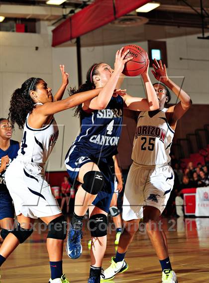 Thumbnail 2 in Horizon vs. Sierra Canyon (CIF SoCal Regional D5 Final) photogallery.