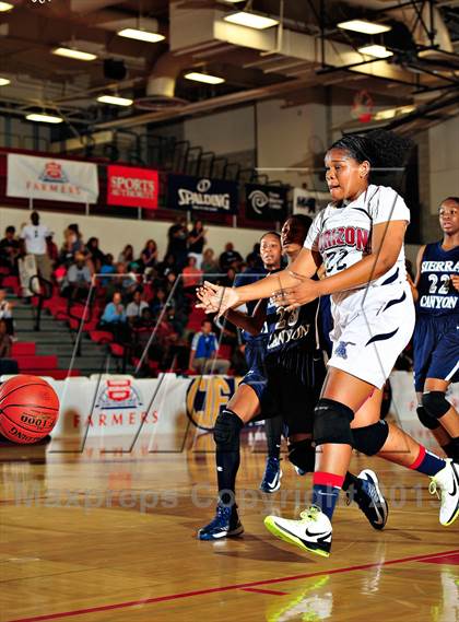 Thumbnail 3 in Horizon vs. Sierra Canyon (CIF SoCal Regional D5 Final) photogallery.