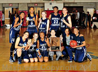 Thumbnail 3 in Horizon vs. Sierra Canyon (CIF SoCal Regional D5 Final) photogallery.