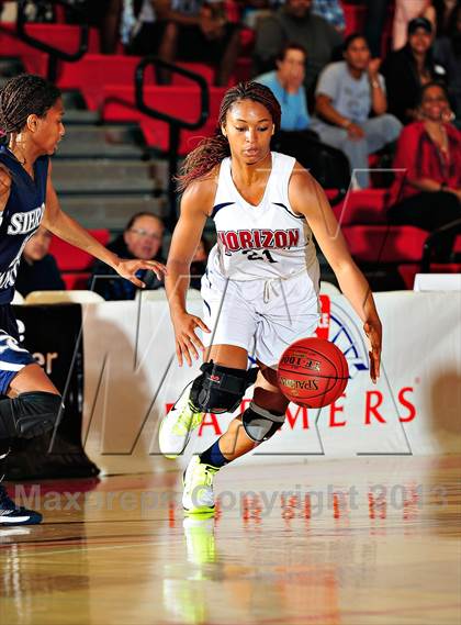 Thumbnail 2 in Horizon vs. Sierra Canyon (CIF SoCal Regional D5 Final) photogallery.