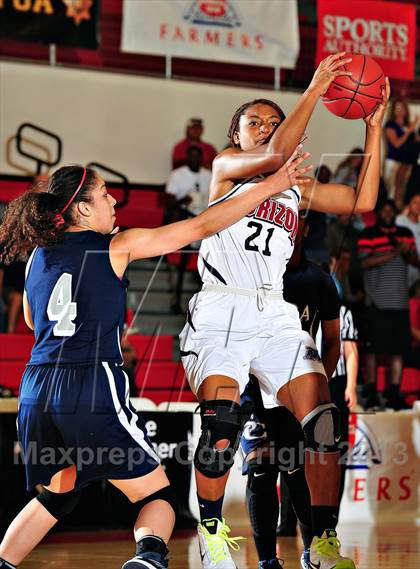Thumbnail 2 in Horizon vs. Sierra Canyon (CIF SoCal Regional D5 Final) photogallery.