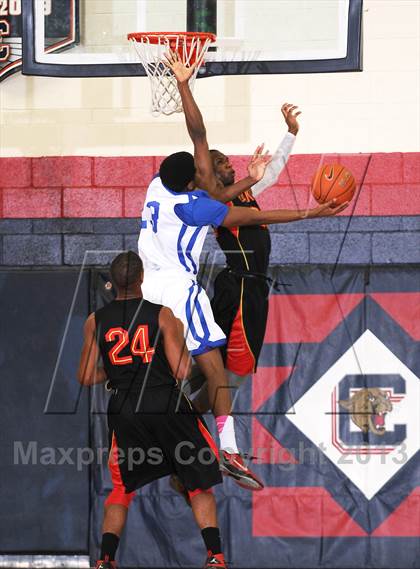 Thumbnail 2 in Oak Hill Academy vs Impact Academy (Las Vegas Hoop Fest) photogallery.