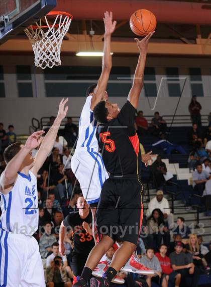 Thumbnail 2 in Oak Hill Academy vs Impact Academy (Las Vegas Hoop Fest) photogallery.