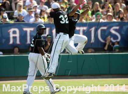 Thumbnail 2 in De La Salle vs. San Ramon Valley (CIF NCS D1 Final) photogallery.