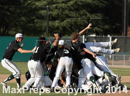 Thumbnail 2 in De La Salle vs. San Ramon Valley (CIF NCS D1 Final) photogallery.