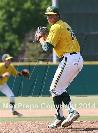 Thumbnail 2 in De La Salle vs. San Ramon Valley (CIF NCS D1 Final) photogallery.