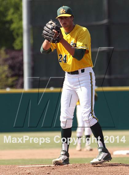 Thumbnail 2 in De La Salle vs. San Ramon Valley (CIF NCS D1 Final) photogallery.