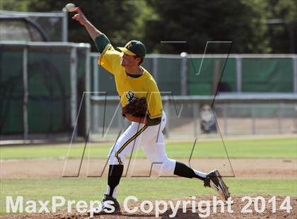 Thumbnail 3 in De La Salle vs. San Ramon Valley (CIF NCS D1 Final) photogallery.
