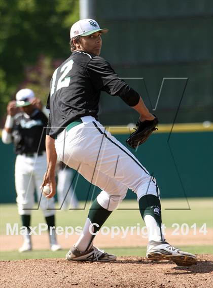 Thumbnail 2 in De La Salle vs. San Ramon Valley (CIF NCS D1 Final) photogallery.