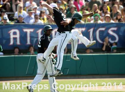 Thumbnail 3 in De La Salle vs. San Ramon Valley (CIF NCS D1 Final) photogallery.