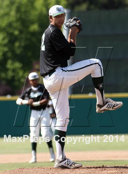 Thumbnail 1 in De La Salle vs. San Ramon Valley (CIF NCS D1 Final) photogallery.