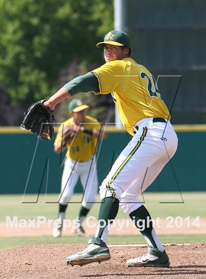 Thumbnail 3 in De La Salle vs. San Ramon Valley (CIF NCS D1 Final) photogallery.