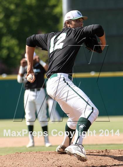 Thumbnail 3 in De La Salle vs. San Ramon Valley (CIF NCS D1 Final) photogallery.