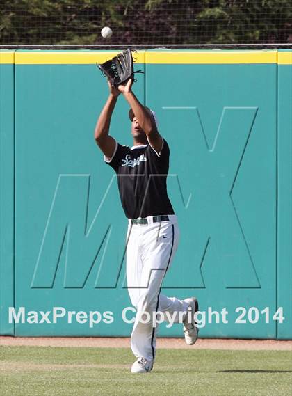 Thumbnail 1 in De La Salle vs. San Ramon Valley (CIF NCS D1 Final) photogallery.