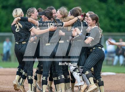 Thumbnail 3 in Noblesville vs. Zionsville (IHSAA 4A Sectional 8 Championship) photogallery.