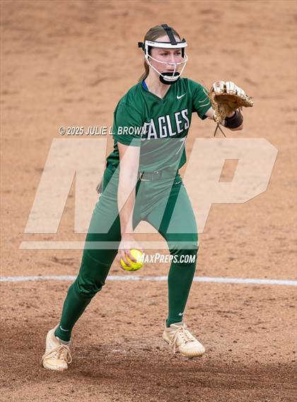 Thumbnail 2 in Noblesville vs. Zionsville (IHSAA 4A Sectional 8 Championship) photogallery.