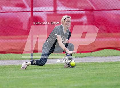 Thumbnail 1 in Noblesville vs. Zionsville (IHSAA 4A Sectional 8 Championship) photogallery.