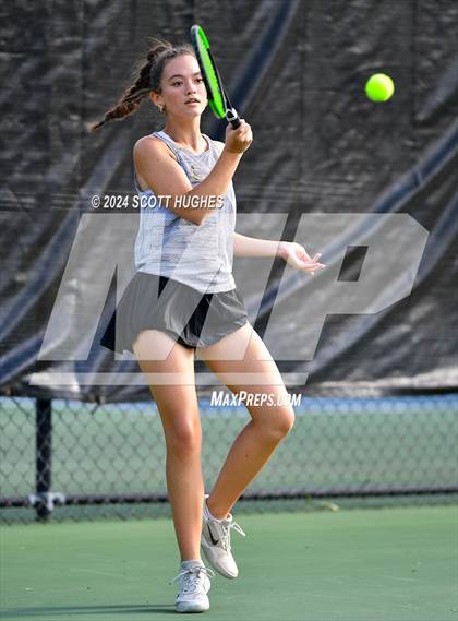 Thumbnail 2 in Hendersonville vs Central Magnet (D1 Class AA Regional) photogallery.