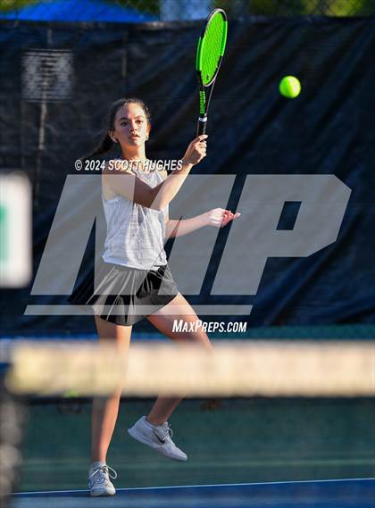 Thumbnail 1 in Hendersonville vs Central Magnet (D1 Class AA Regional) photogallery.