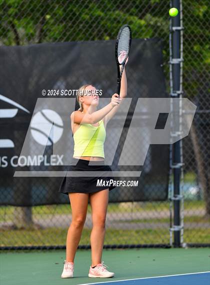 Thumbnail 1 in Hendersonville vs Central Magnet (D1 Class AA Regional) photogallery.