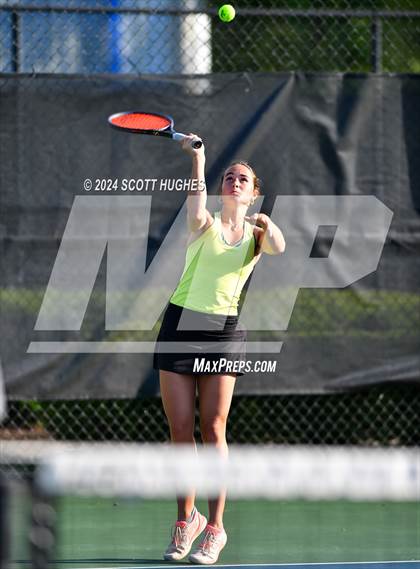 Thumbnail 3 in Hendersonville vs Central Magnet (D1 Class AA Regional) photogallery.