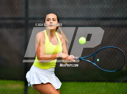 Thumbnail 3 in Hendersonville vs Central Magnet (D1 Class AA Regional) photogallery.