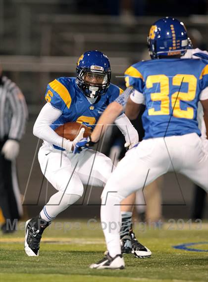 Thumbnail 2 in Decatur vs. Chapel Hill (UIL 3A Regional Semifinal Playoff) photogallery.