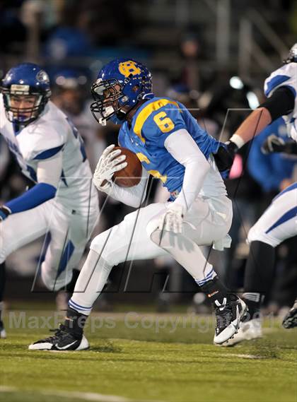 Thumbnail 3 in Decatur vs. Chapel Hill (UIL 3A Regional Semifinal Playoff) photogallery.