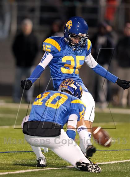 Thumbnail 2 in Decatur vs. Chapel Hill (UIL 3A Regional Semifinal Playoff) photogallery.