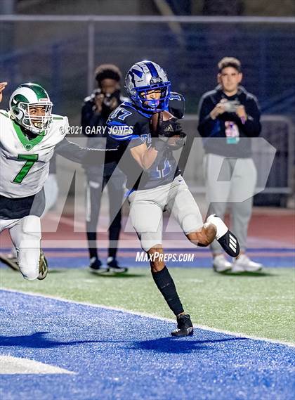 Thumbnail 3 in St. Mary's vs. Rocklin photogallery.